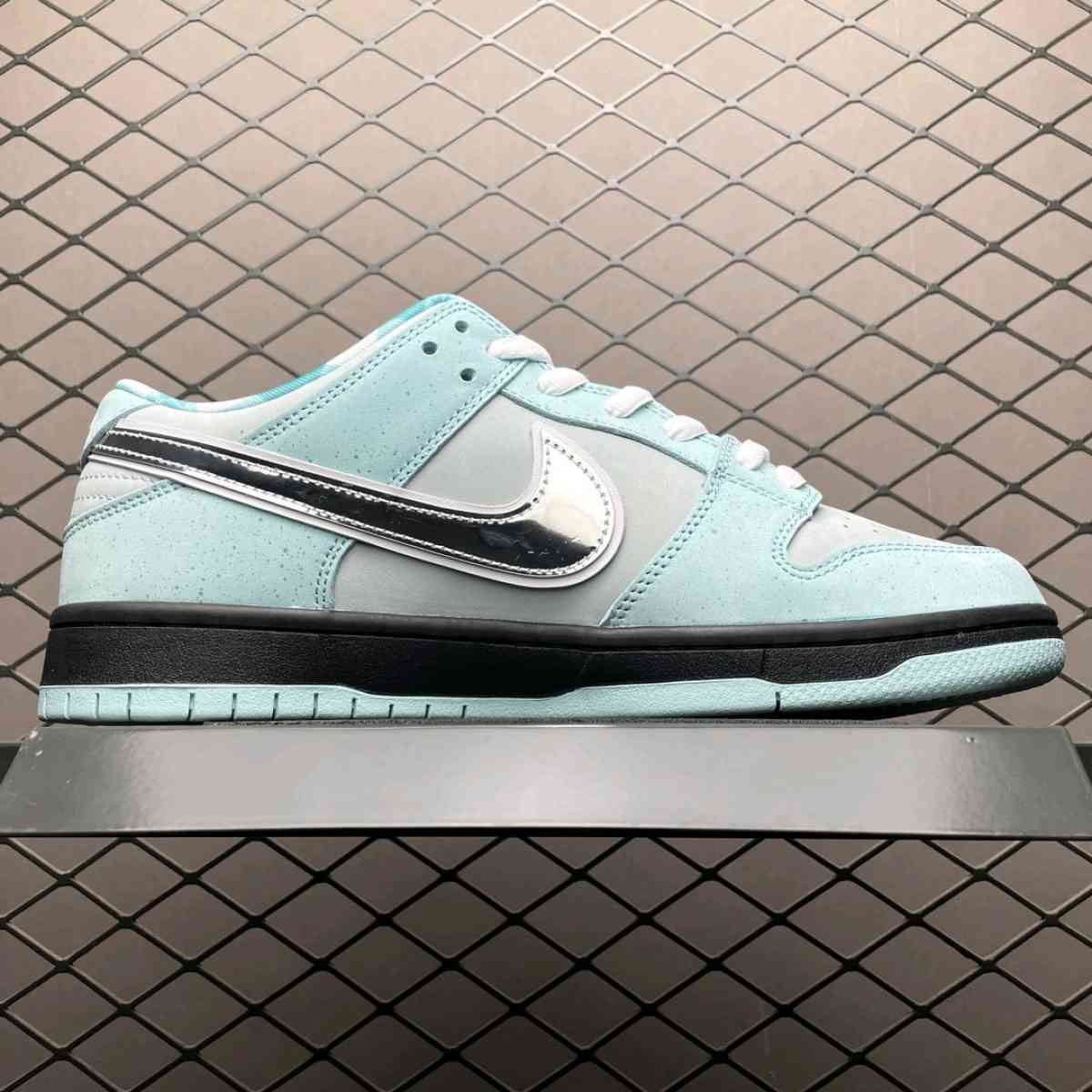 Nike SB Dunk X Tiffany Lobster Concepts - Kissimmee, Florida - FleaMarketBay