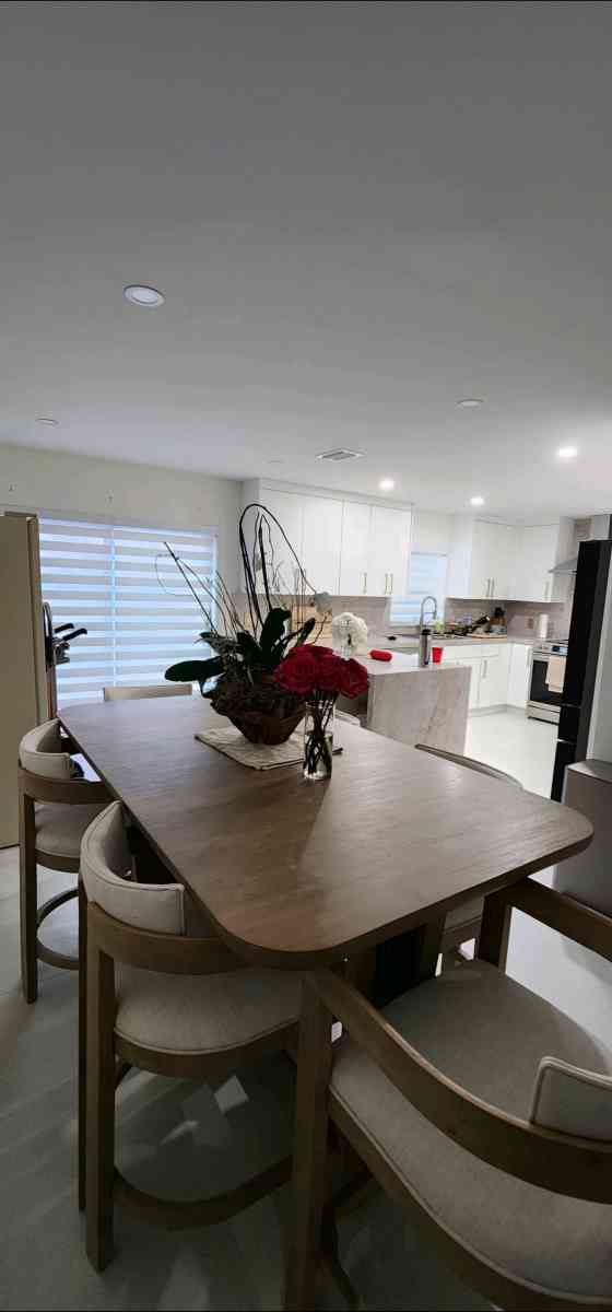 zebra Shades lights filtering o roller shades blackout o scr - Miami, Florida - FleaMarketBay