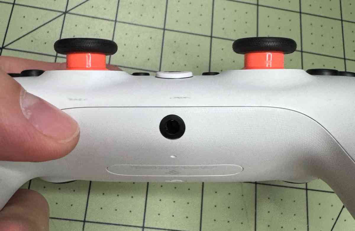 Google Stadia H2B Premiere Edition Controller White Used Tes - Brooklyn, New York - FleaMarketBay