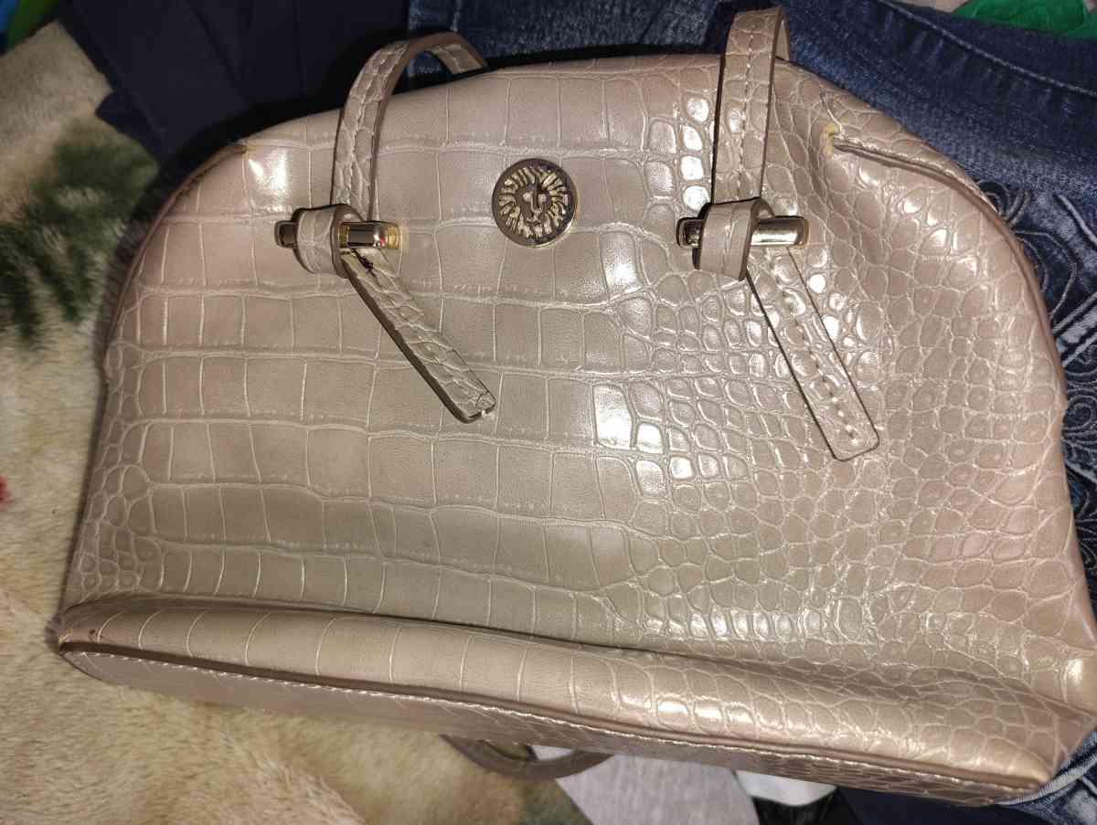 CARTERA DE MUJER - North Bergen, New Jersey