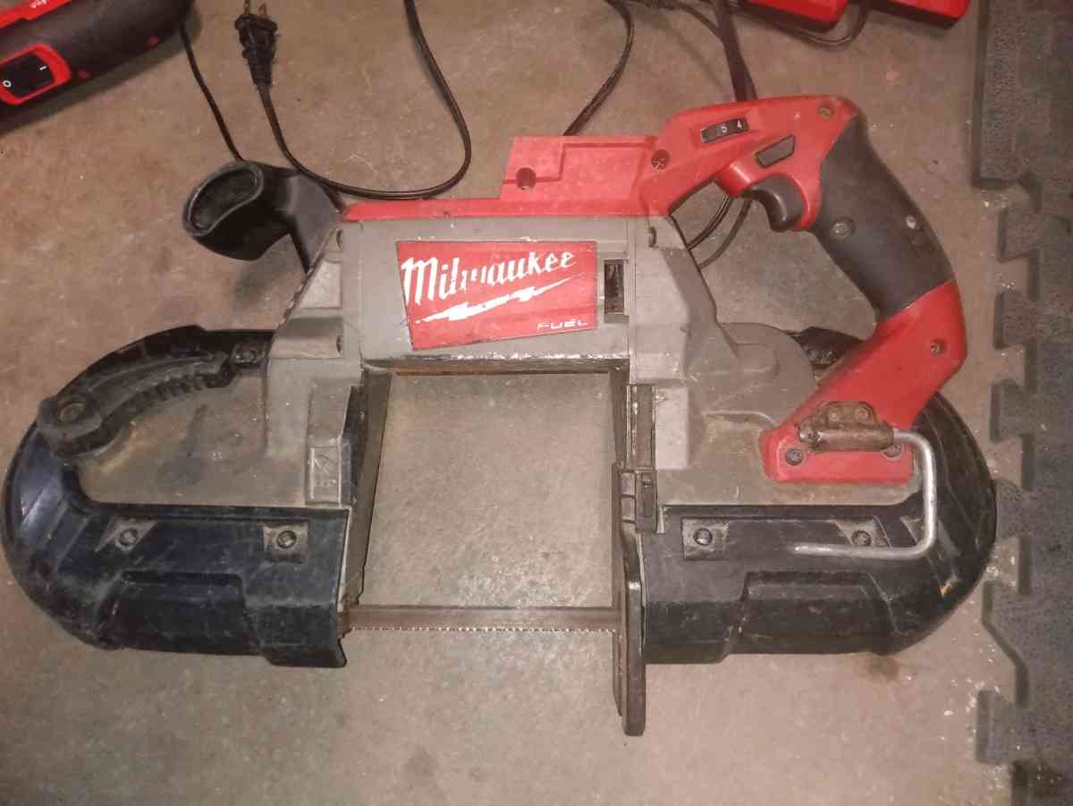 Milwaukee band saw and Batteries - Santa Ana, California - FleaMarketBay