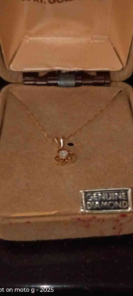 14 kart gold necklace - Chesterfield, Virginia - FleaMarketBay