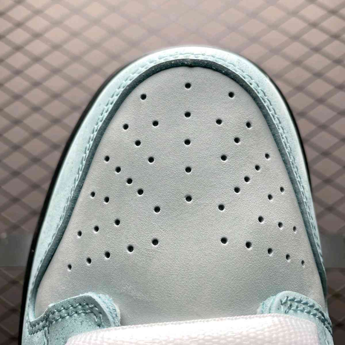 Nike SB Dunk X Tiffany Lobster Concepts - Kissimmee, Florida - FleaMarketBay