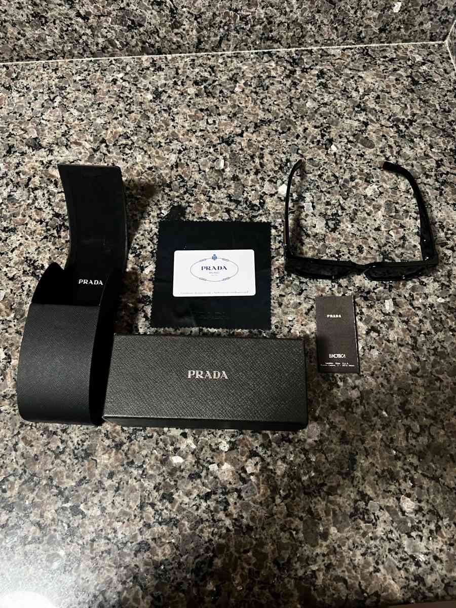 Prada Sunglasses - Owatonna, Minnesota