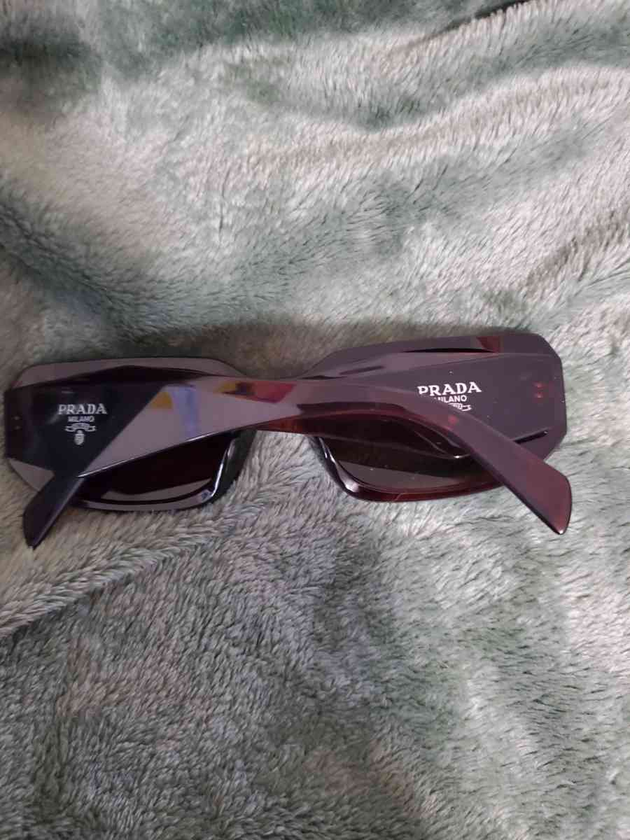 prada sunglasses - Haines City, Florida - FleaMarketBay