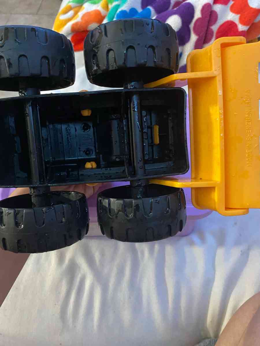 CAT yellow toy tractor - Houston, Texas - FleaMarketBay