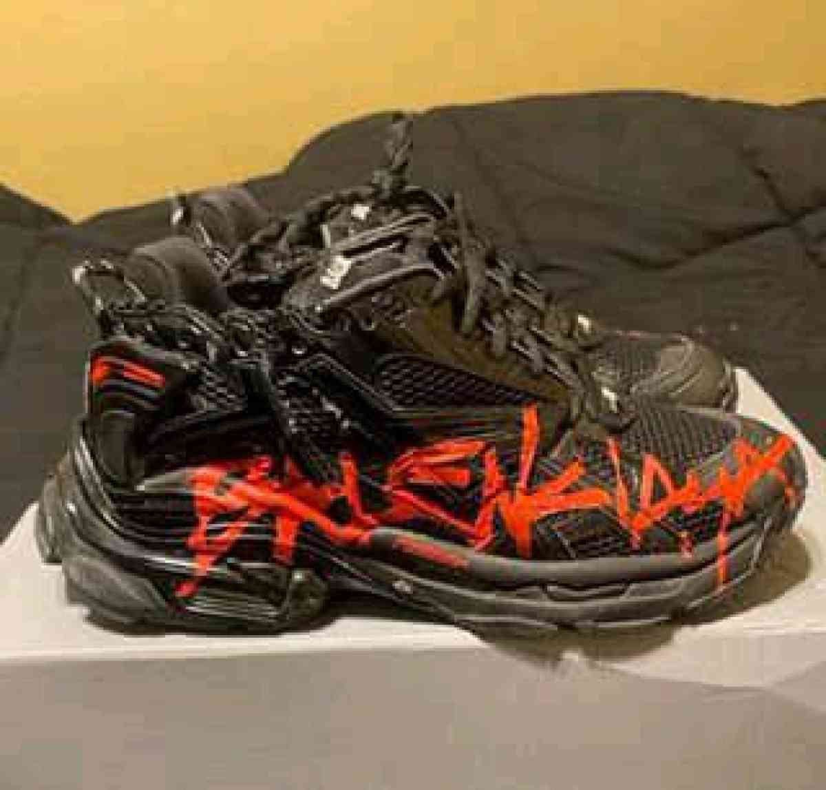 black and red runnere - Lithonia, Georgia