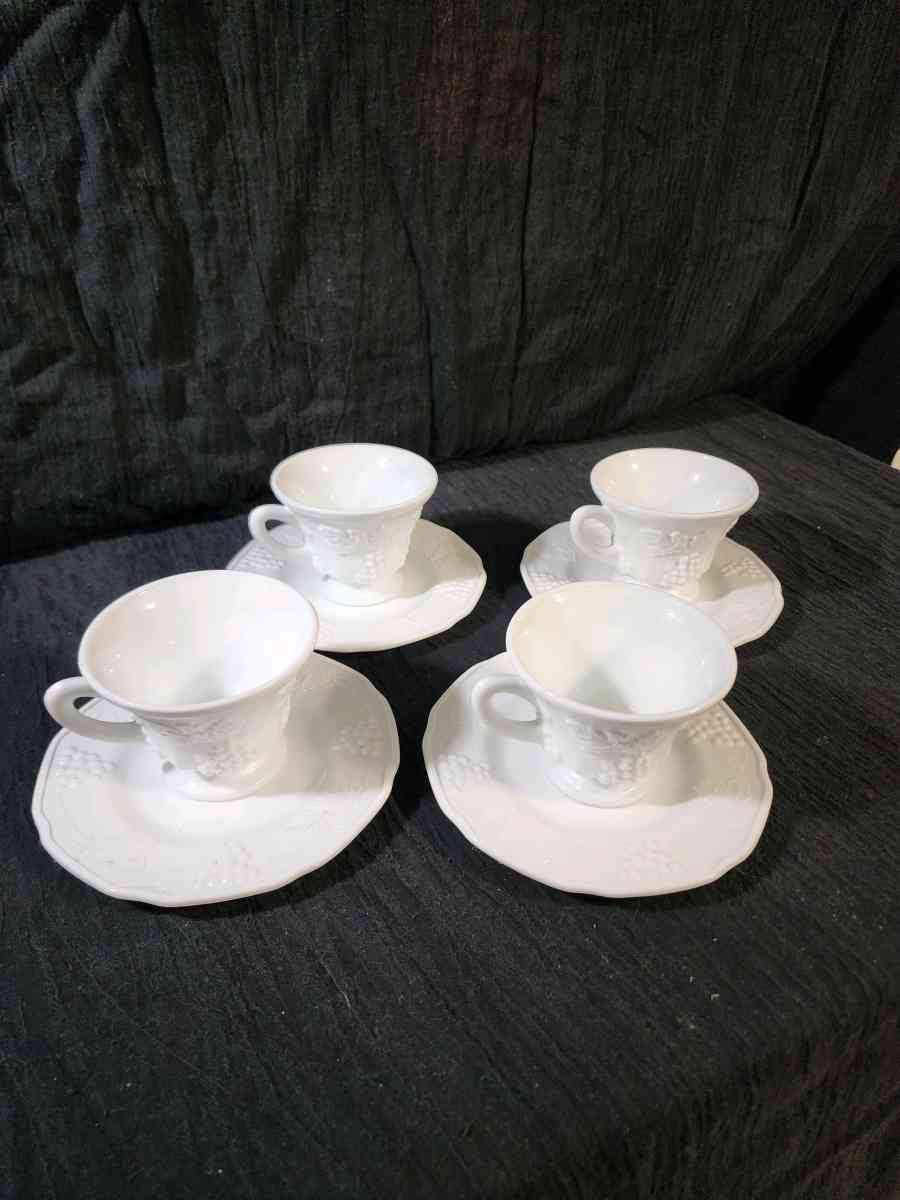 Vintage Milk glass - Knoxville, Tennessee - FleaMarketBay