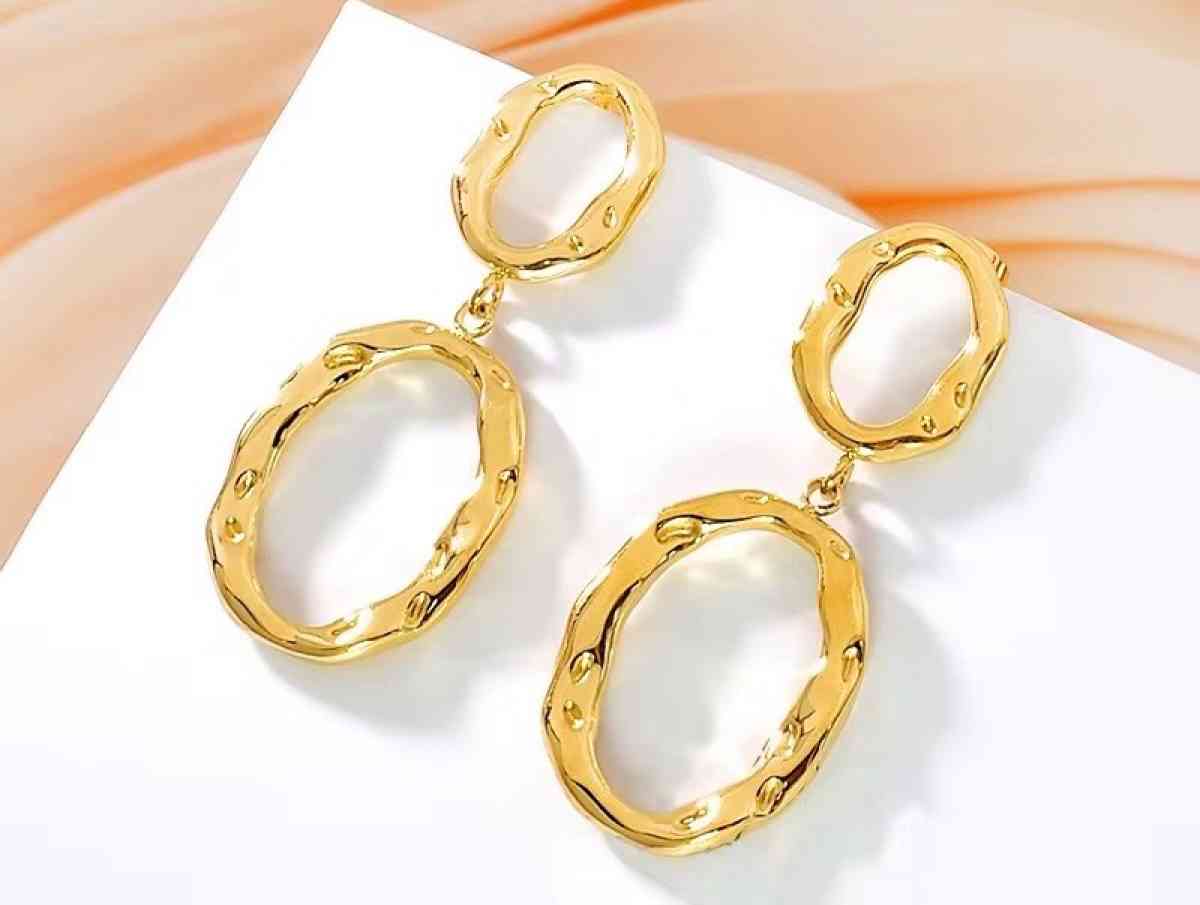 earring - Houston, Texas - FleaMarketBay