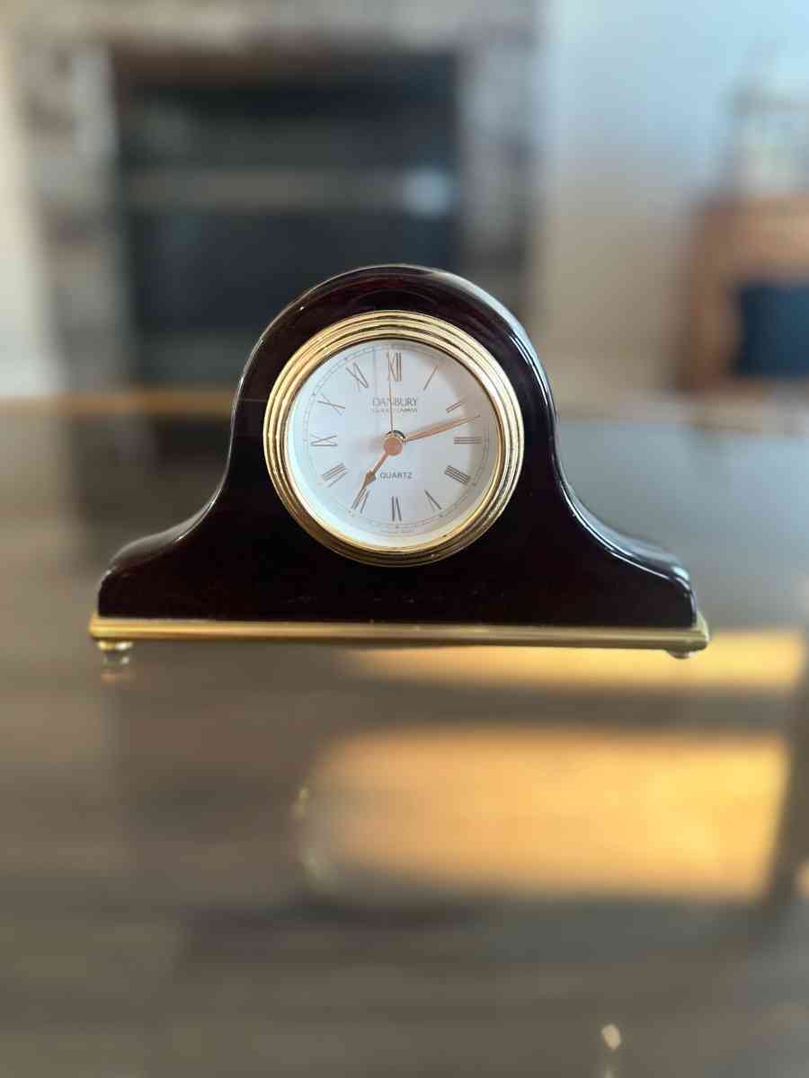 Danbury Classic Wooden Mantel Clock with Quartz Movement - Clarksville, Tennessee - FleaMarketBay