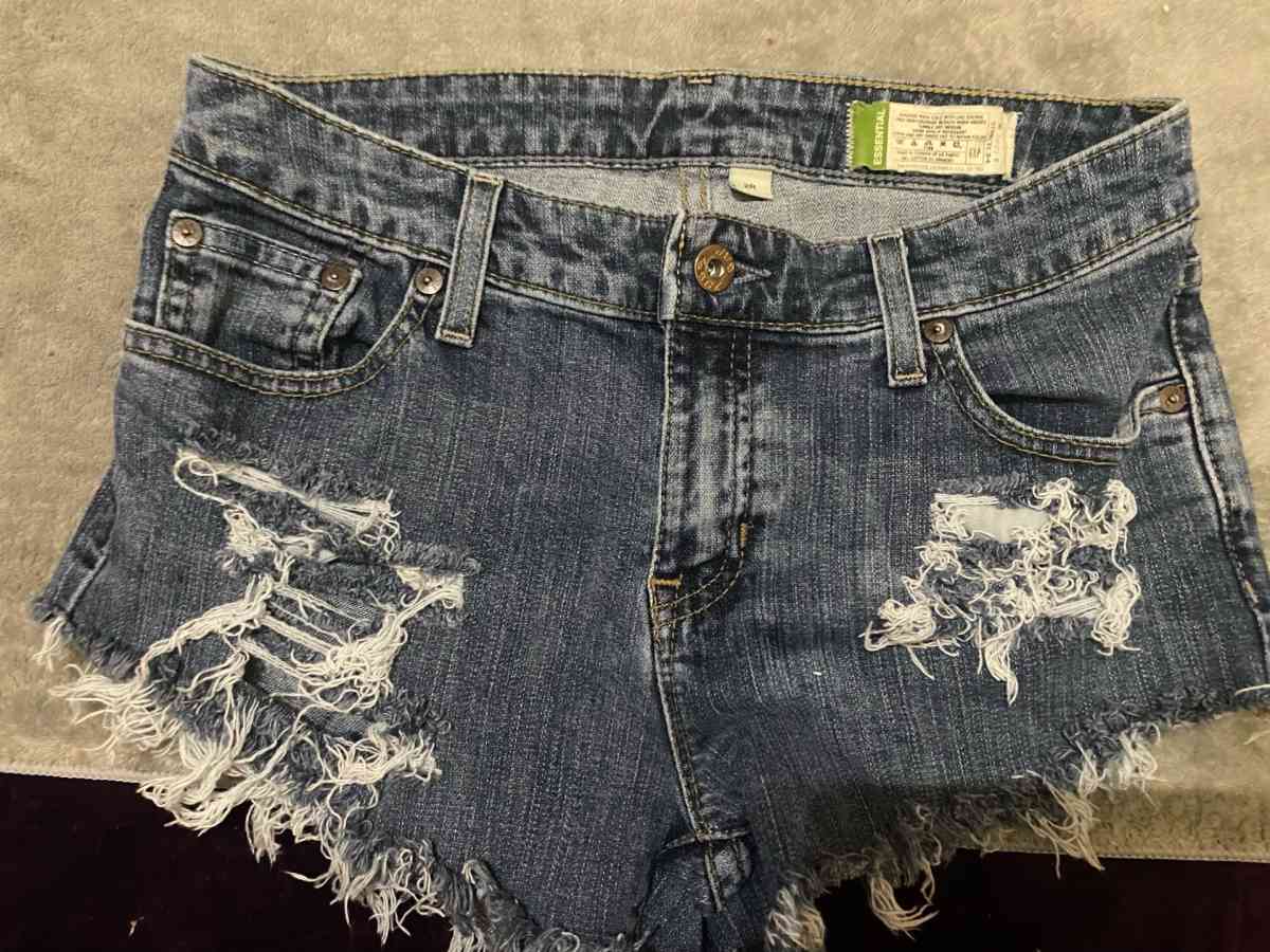 essential denim shorts - Houston, Texas - FleaMarketBay