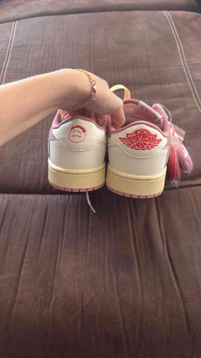 Travis Scott Air Jordan 1 Low OG Shy Pink - Glendale, Arizona - FleaMarketBay
