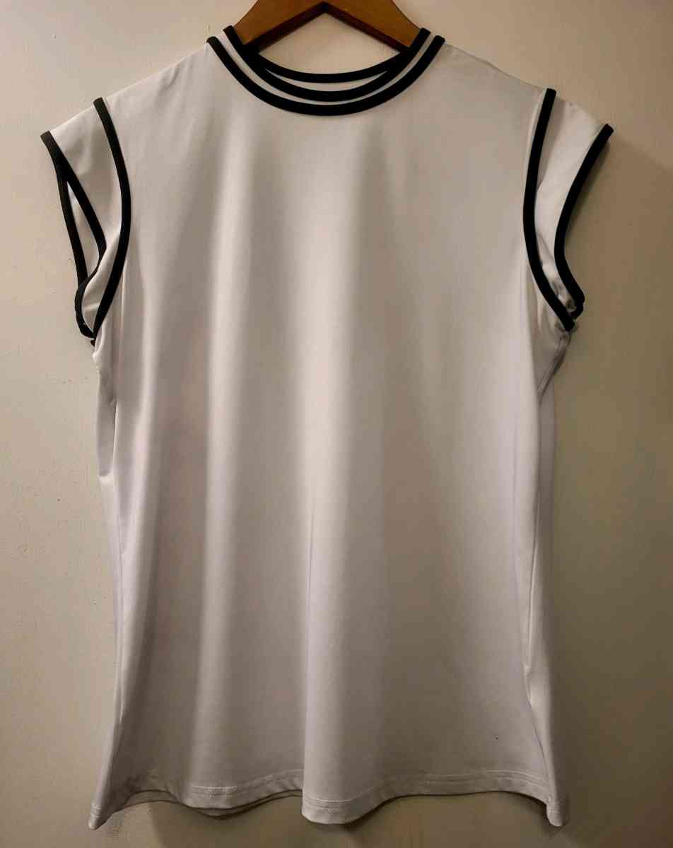 Womens Blouse - Tabernacle, New Jersey - FleaMarketBay