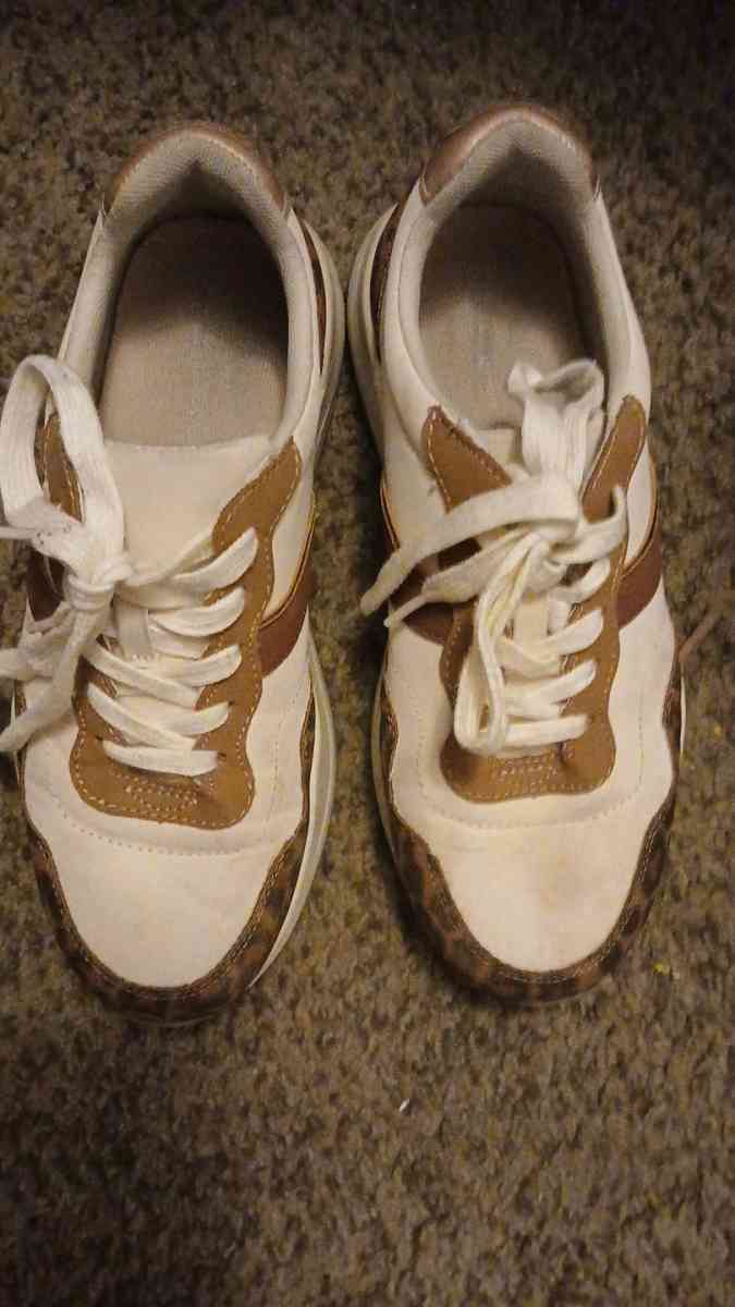 shoes - Kingsport, Tennessee - FleaMarketBay