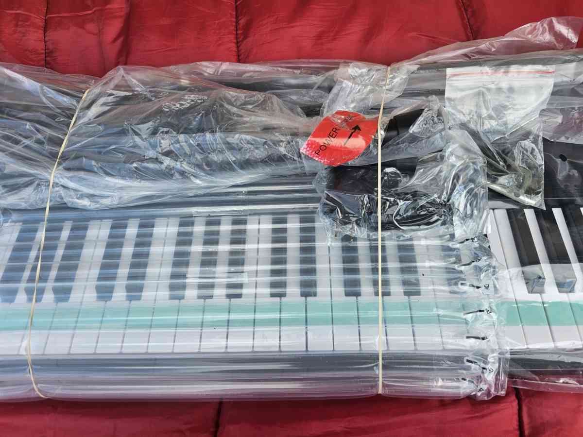 Piano - Phoenix, Arizona - FleaMarketBay