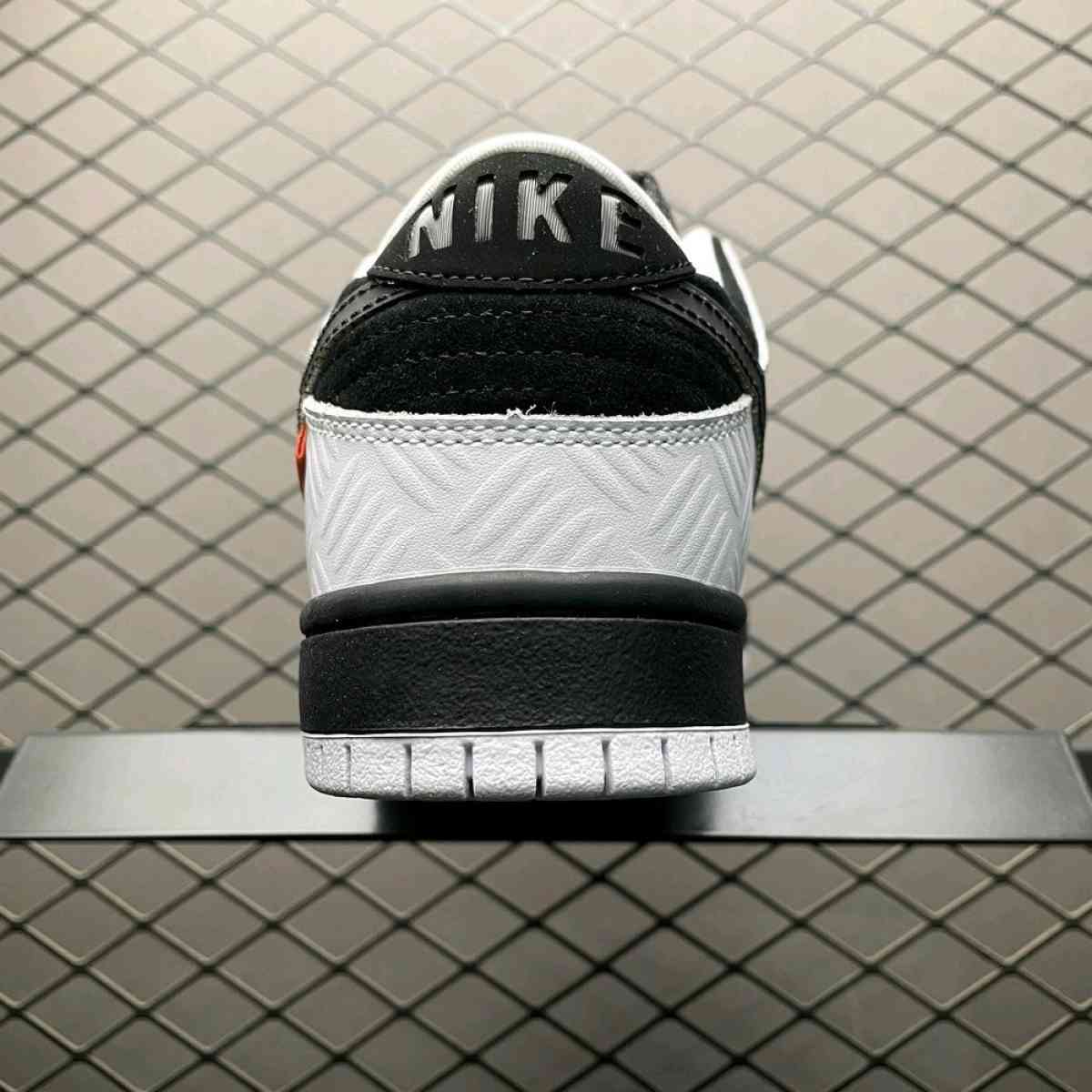 TIGHTBOOTH x Nike SB Dunk Low PRO - Kissimmee, Florida - FleaMarketBay