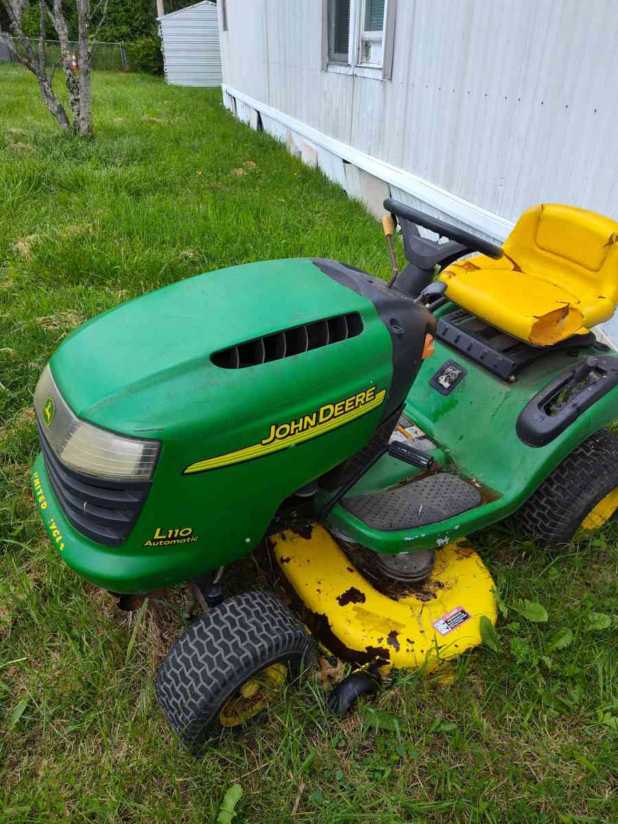 John Deere riding mower - Beckley, West Virginia - FleaMarketBay