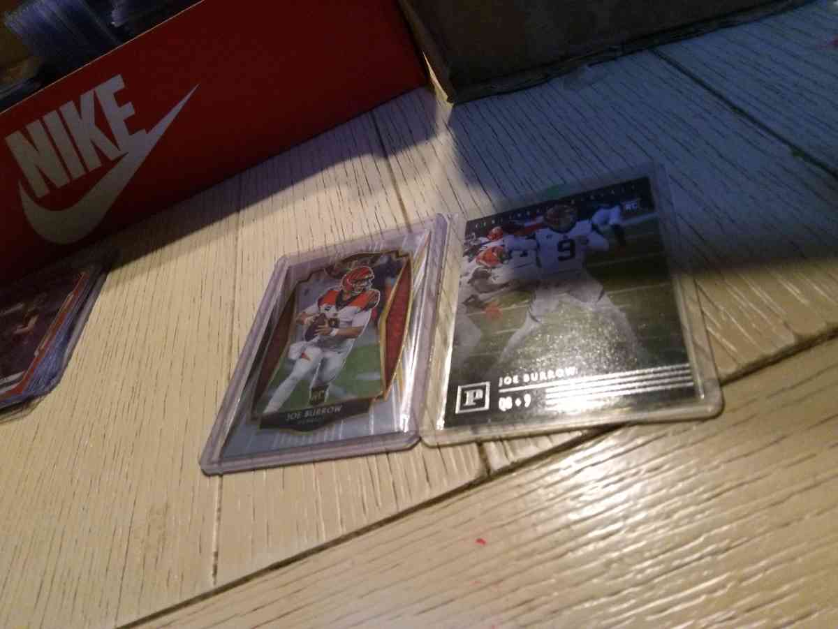 2 rookie card lot of Joe Burrow Select and panini - Milwaukee, Wisconsin - FleaMarketBay