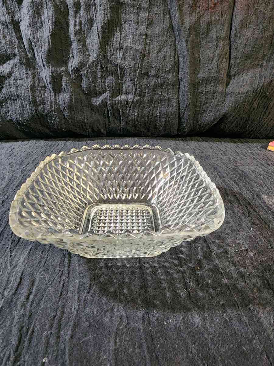 Small fruit bowl - Knoxville, Tennessee - FleaMarketBay