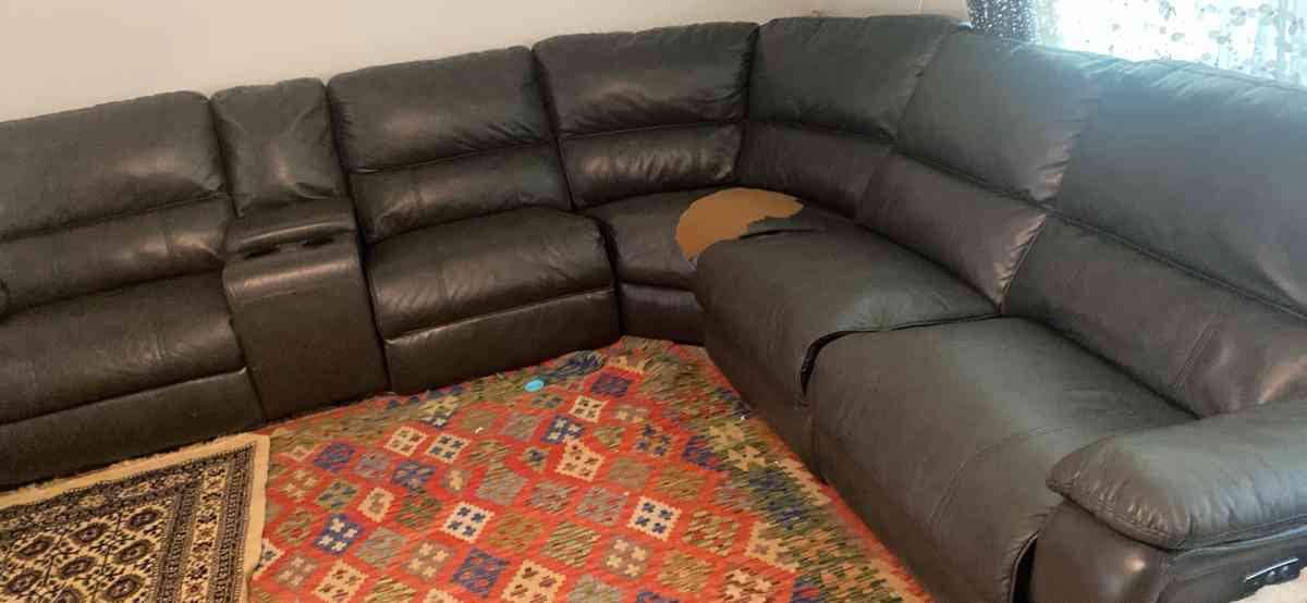 leather couch - Alicia, Arkansas