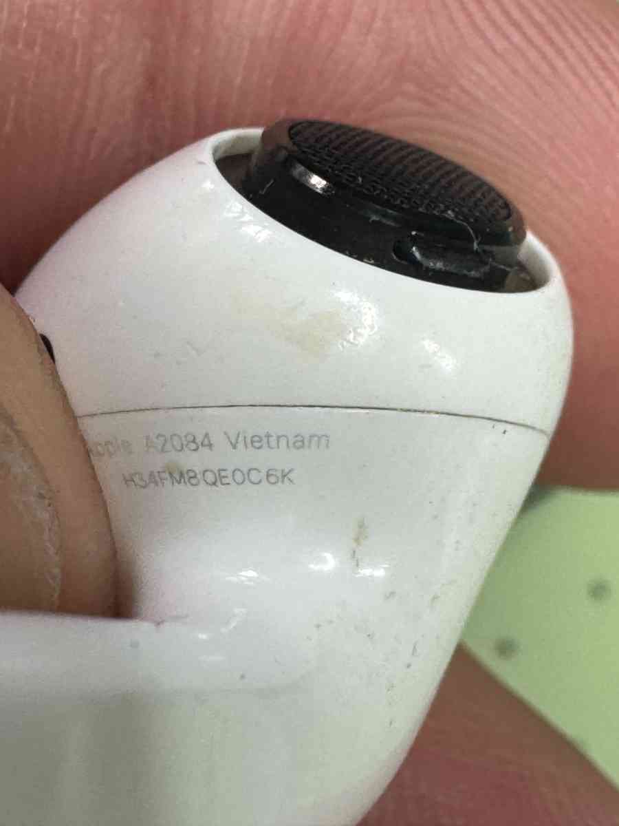 Apple AirPods Pro 1st Gen Replacement ONLY Left Earbud A2084 - Brooklyn, New York - FleaMarketBay