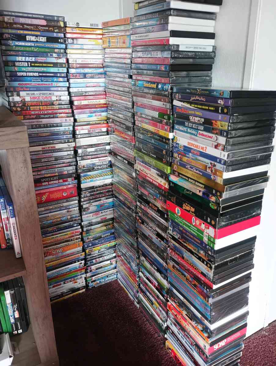 DVD collection 340 in total - Frostproof, Florida
