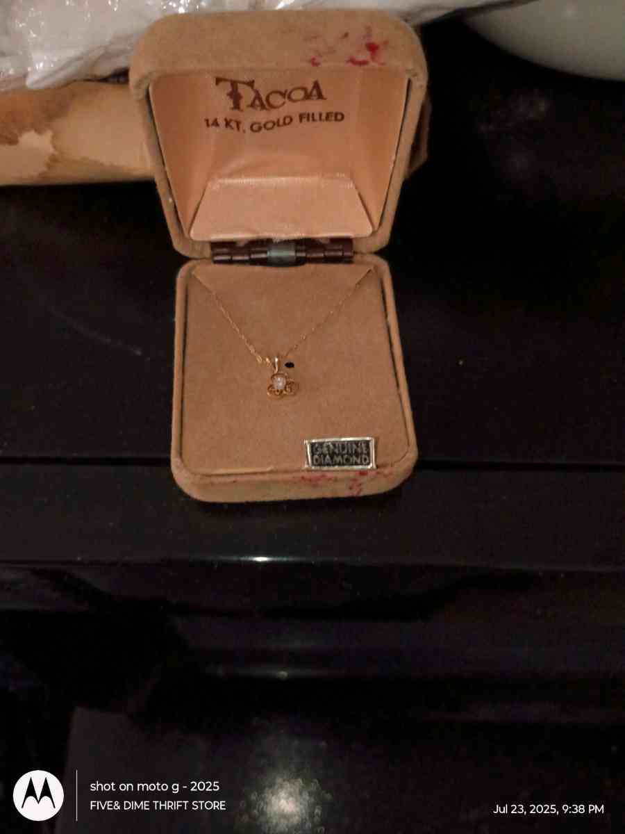 14 kart gold necklace - Chesterfield, Virginia - FleaMarketBay