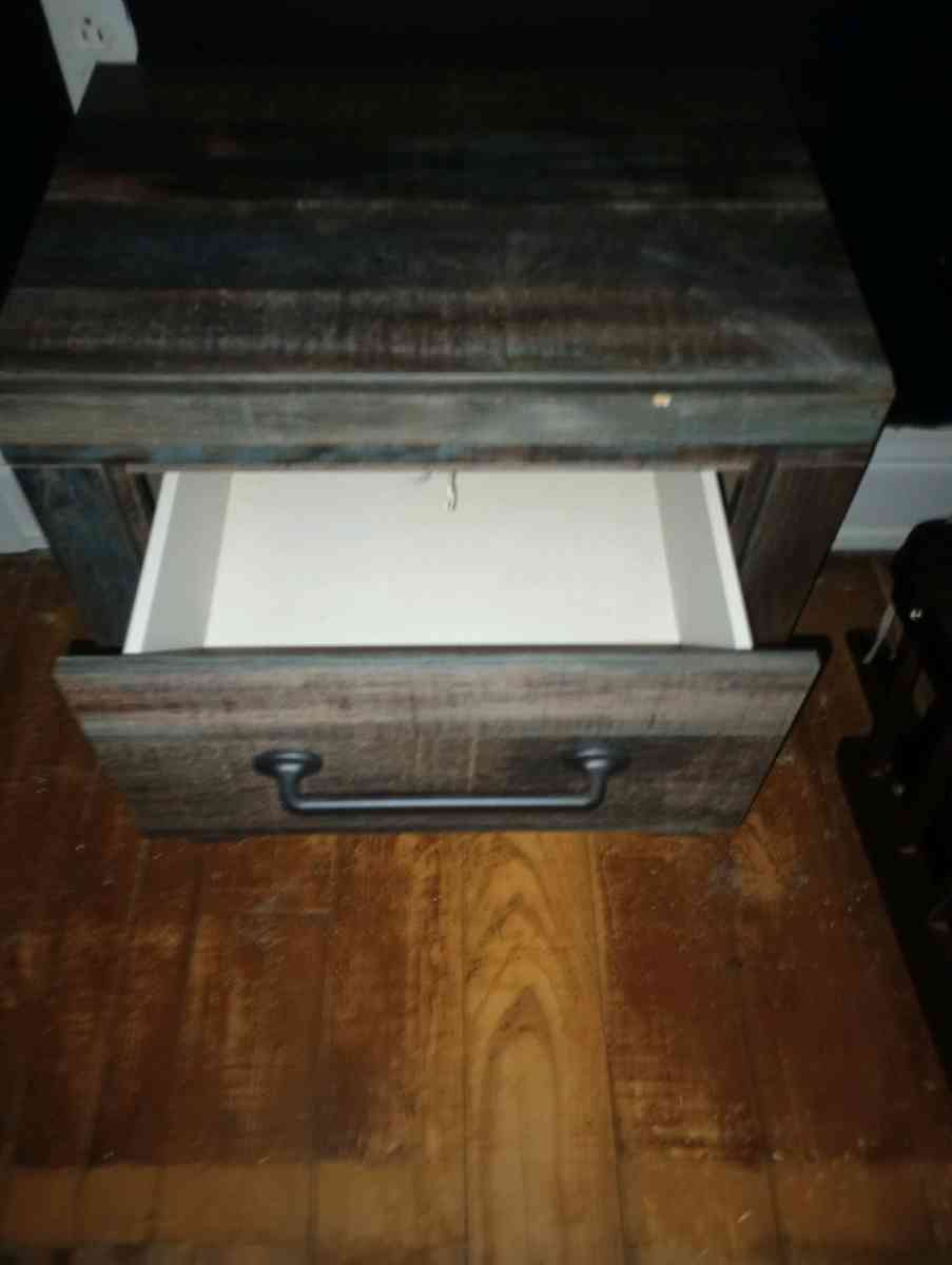 matching different sized dressers - Dryden, Michigan - FleaMarketBay