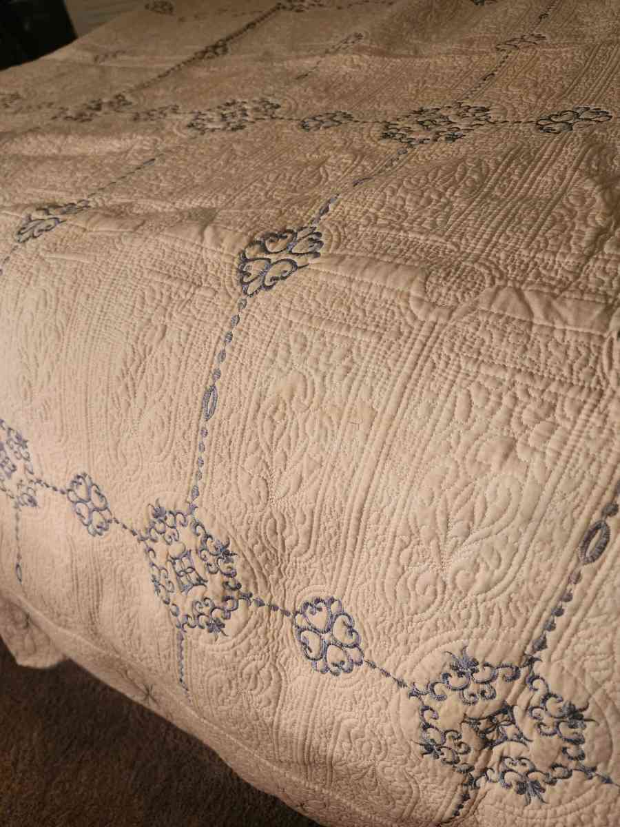 King size quilt set - Knoxville, Tennessee - FleaMarketBay