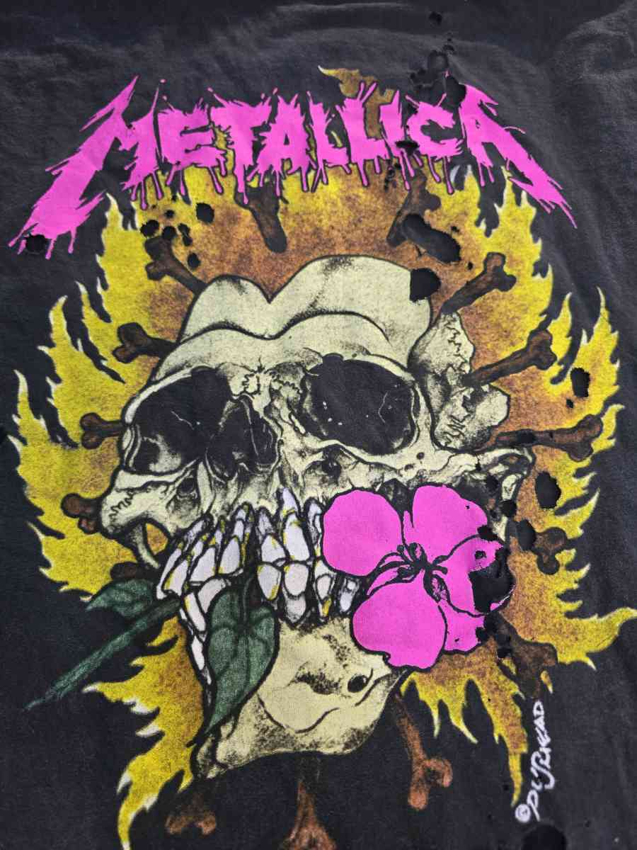 Metallica shirt size os - Aurora, Colorado - FleaMarketBay