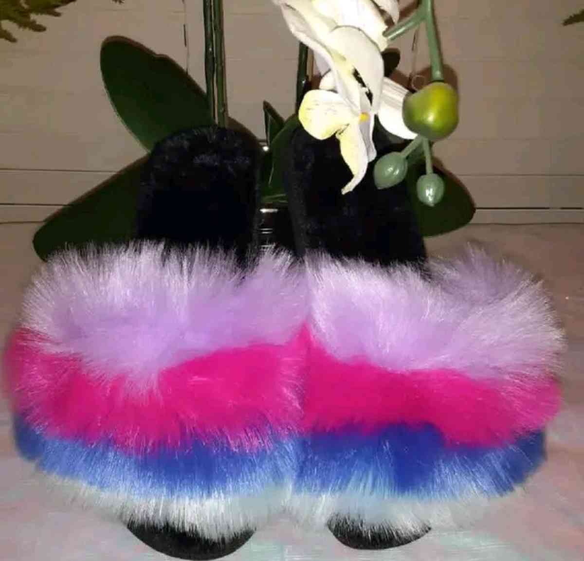 fashion flip flops - Austin, Nevada - FleaMarketBay