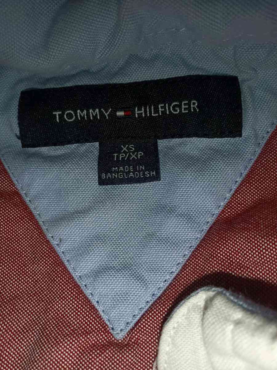 Buttoned up tshirt - Indianapolis, Indiana - FleaMarketBay