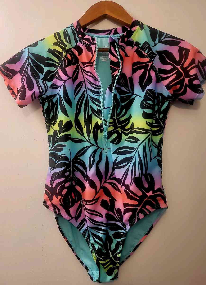 Girls Swimweat - Tabernacle, New Jersey - FleaMarketBay