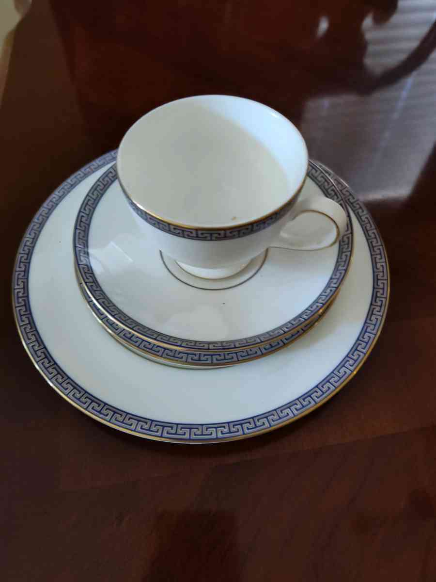 set of 12 Wedgewood vintage Palasia China - Gilbert, Arizona - FleaMarketBay
