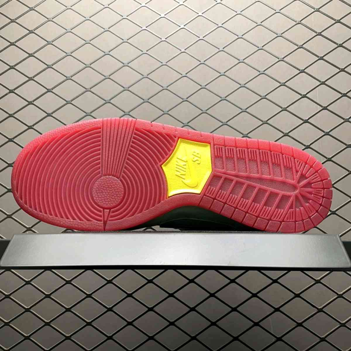 Nike SB Dunk Low x Rodeo Tourmaline - Kissimmee, Florida - FleaMarketBay