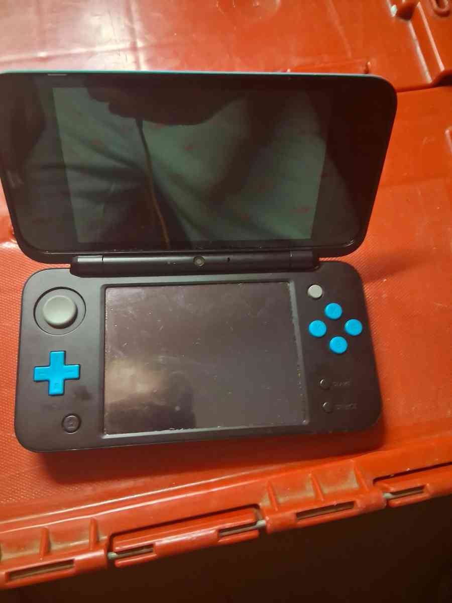 NINTENDO 2DS XL BLACK AND TEAL - York, South Carolina