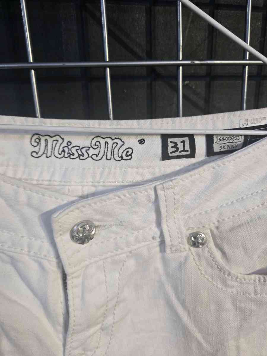 women miss me jeans color white - Aurora, Colorado - FleaMarketBay