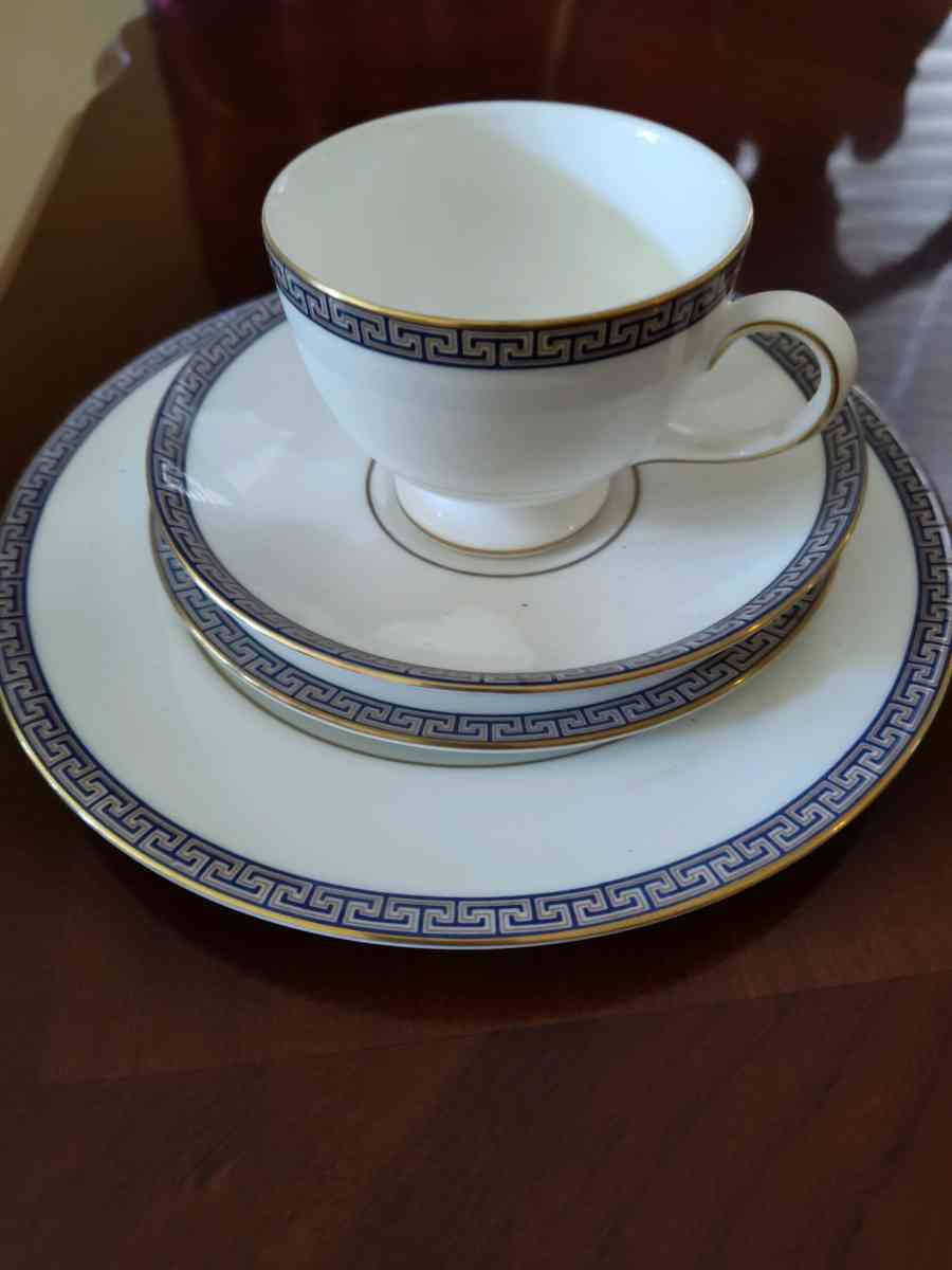 set of 12 Wedgewood vintage Palasia China - Gilbert, Arizona