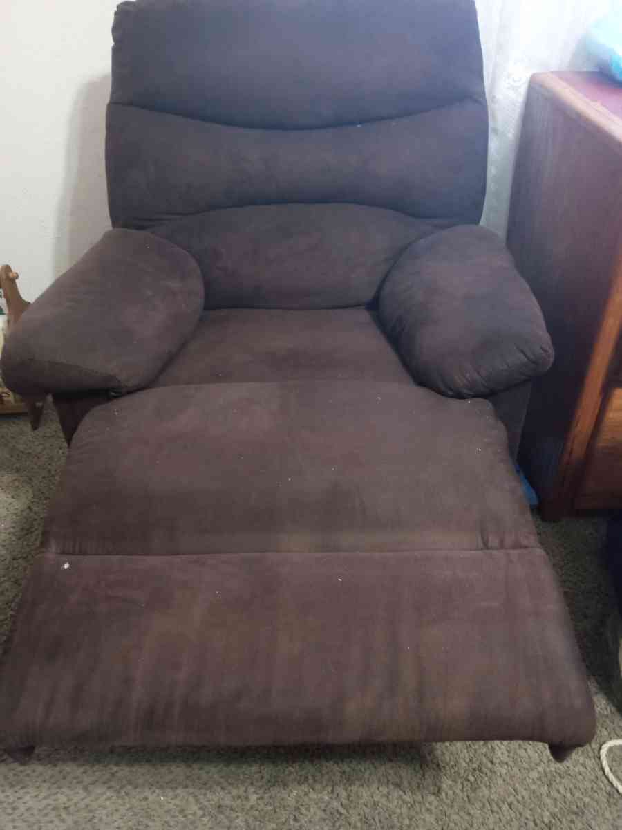 recliners - Dallas, Texas - FleaMarketBay