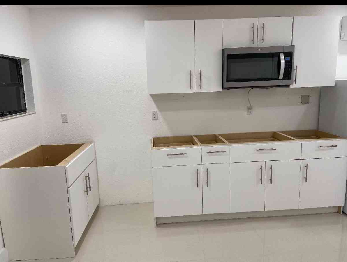 Small Kitchens - Miami, Florida - FleaMarketBay