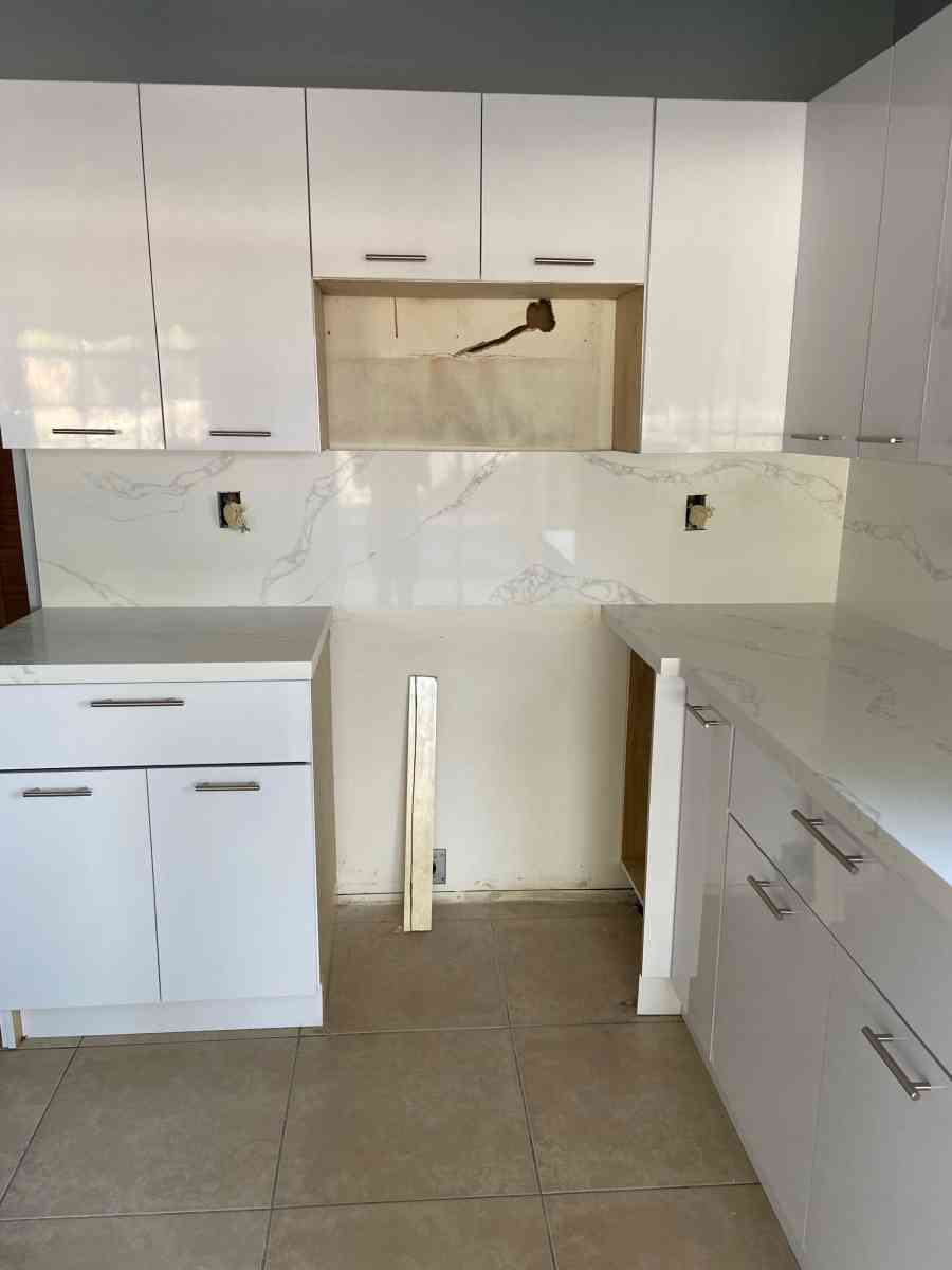 Small Kitchens Cabinets - Miami, Florida - FleaMarketBay