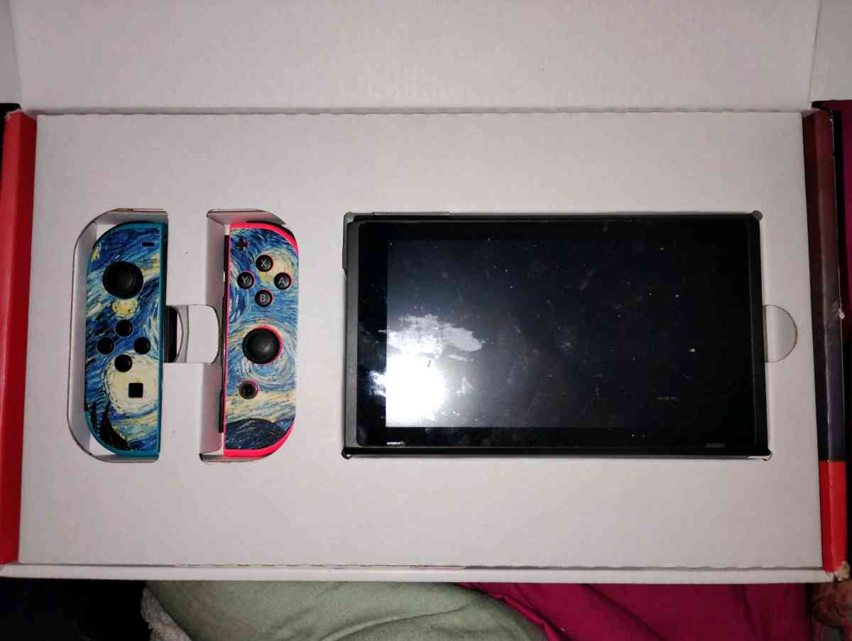 NINTENDO SWITCH IN THE BOX GREAT CONDITION - San Diego, California - FleaMarketBay