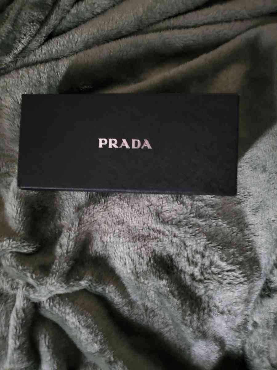 prada sunglasses - Haines City, Florida