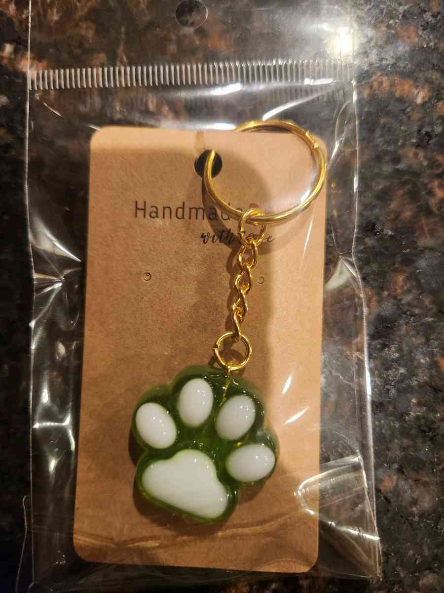 dog paw keychain - Tappahannock, Virginia - FleaMarketBay