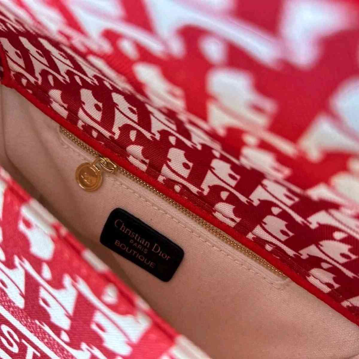 Fashion Shoulder and Handle Bag - Las Vegas, Nevada - FleaMarketBay