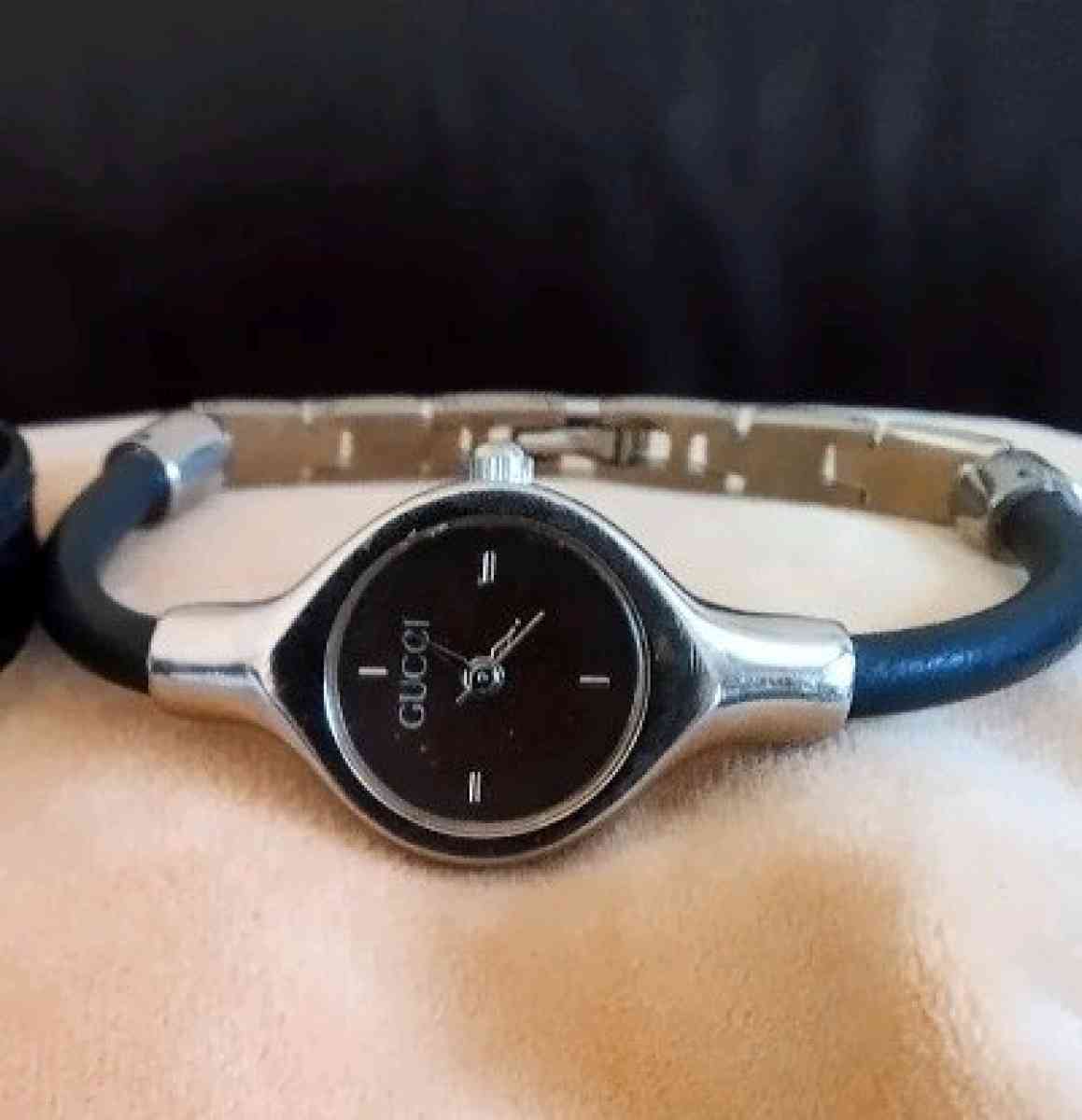 Vintage GUCCI Color Changing Womens Watch