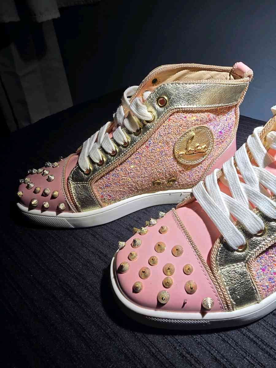 Luis V - Kalamazoo, Michigan - FleaMarketBay