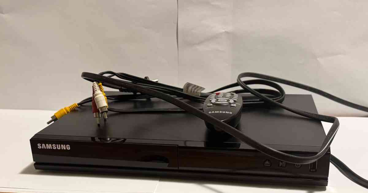 Samsung DVDE360 DVD Player Black with Remote - Naples, Florida - FleaMarketBay