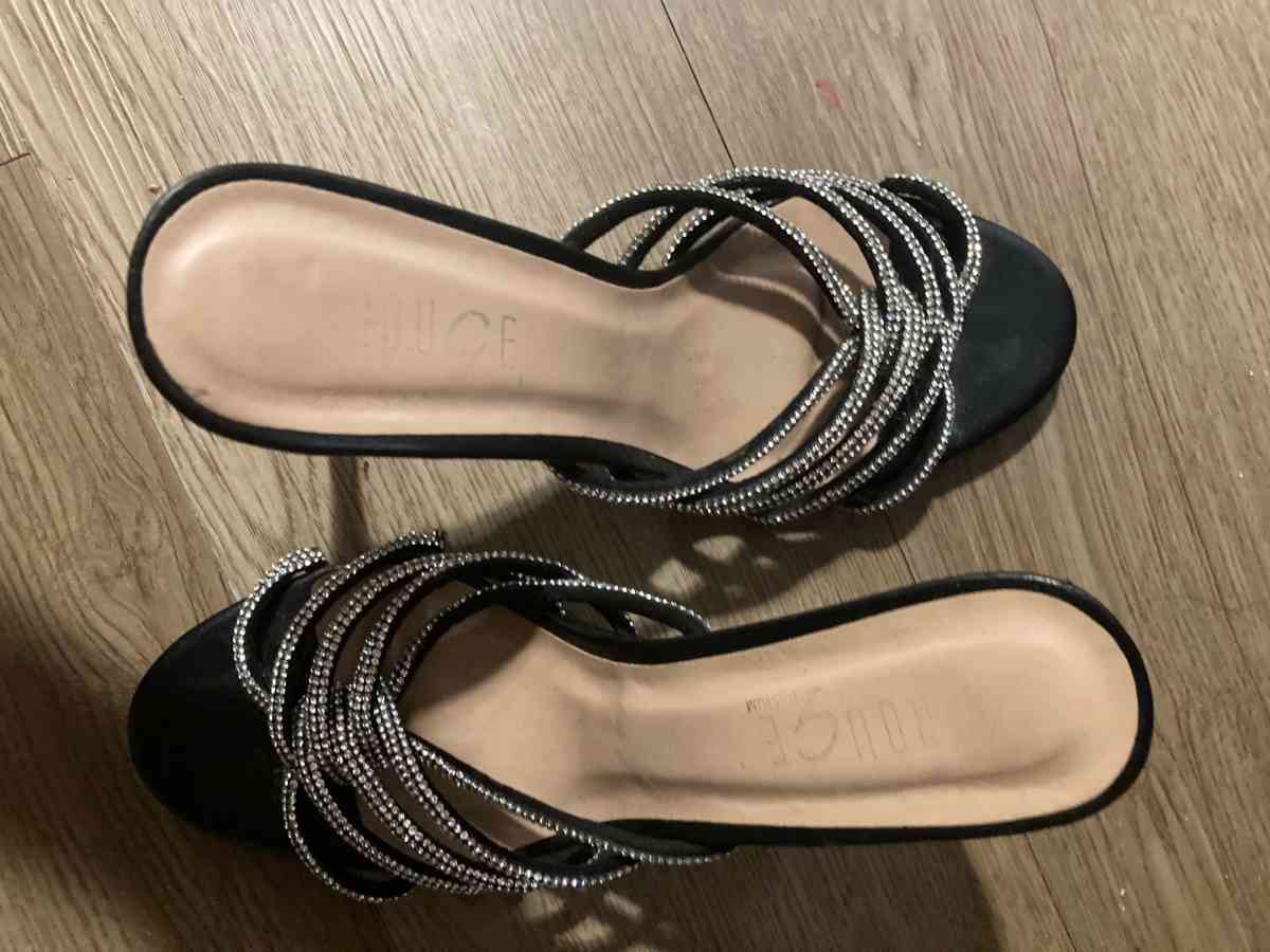 glittery heels - Glendale, Arizona