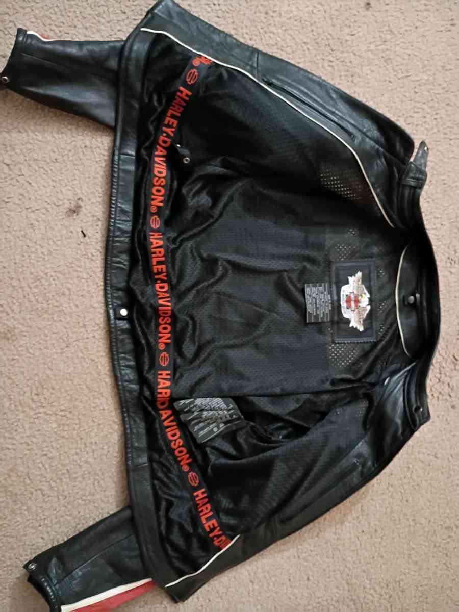 Harley Davidson Leather Jacket - El Paso, Texas